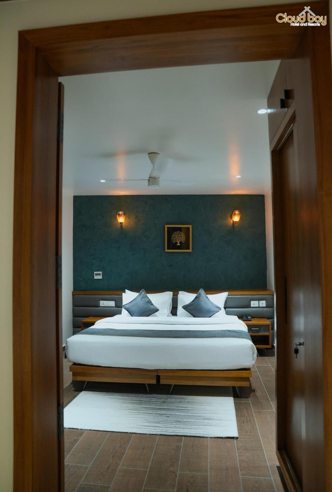 Hotel Cloud Bay Manjeri מראה חיצוני תמונה