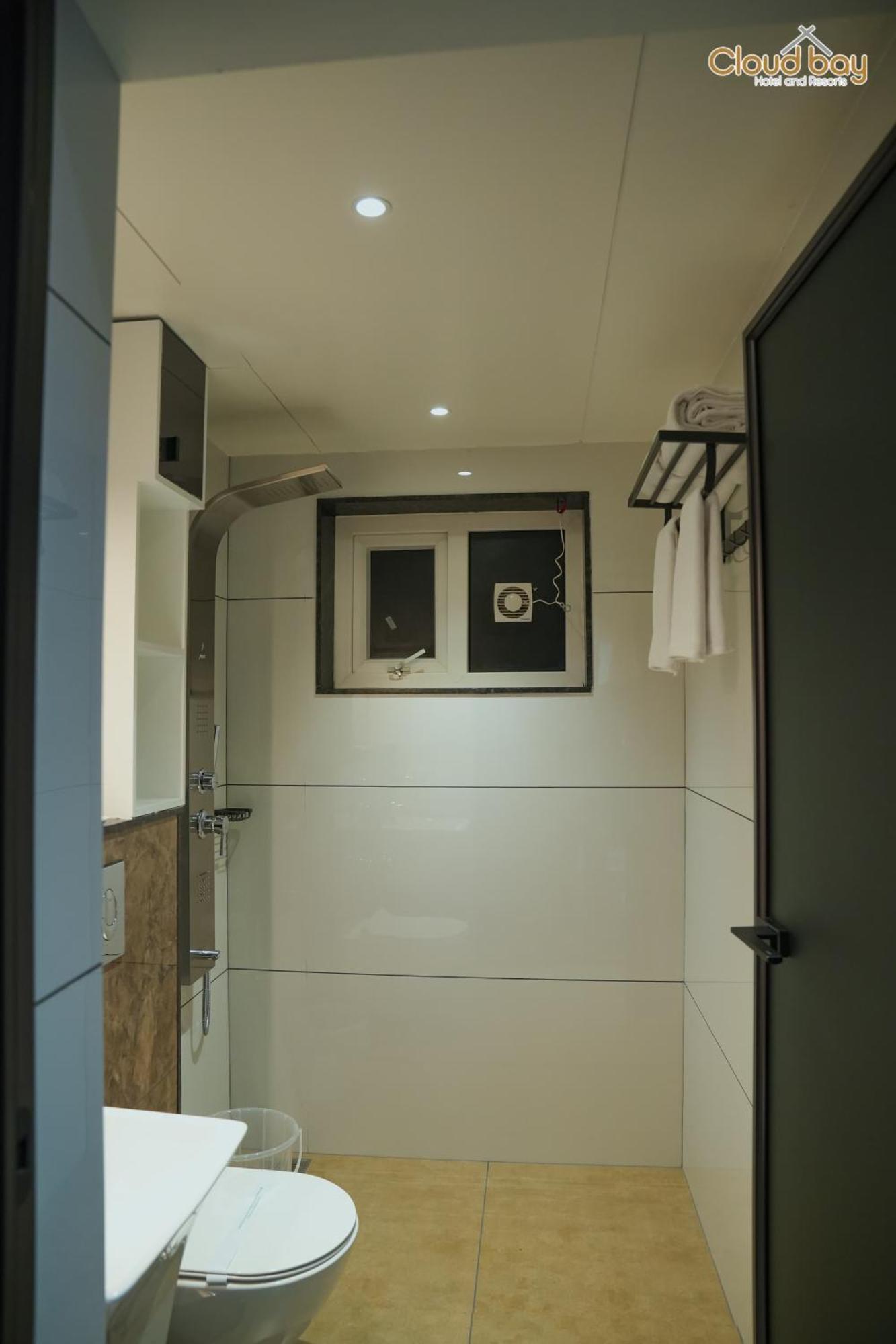 Hotel Cloud Bay Manjeri מראה חיצוני תמונה