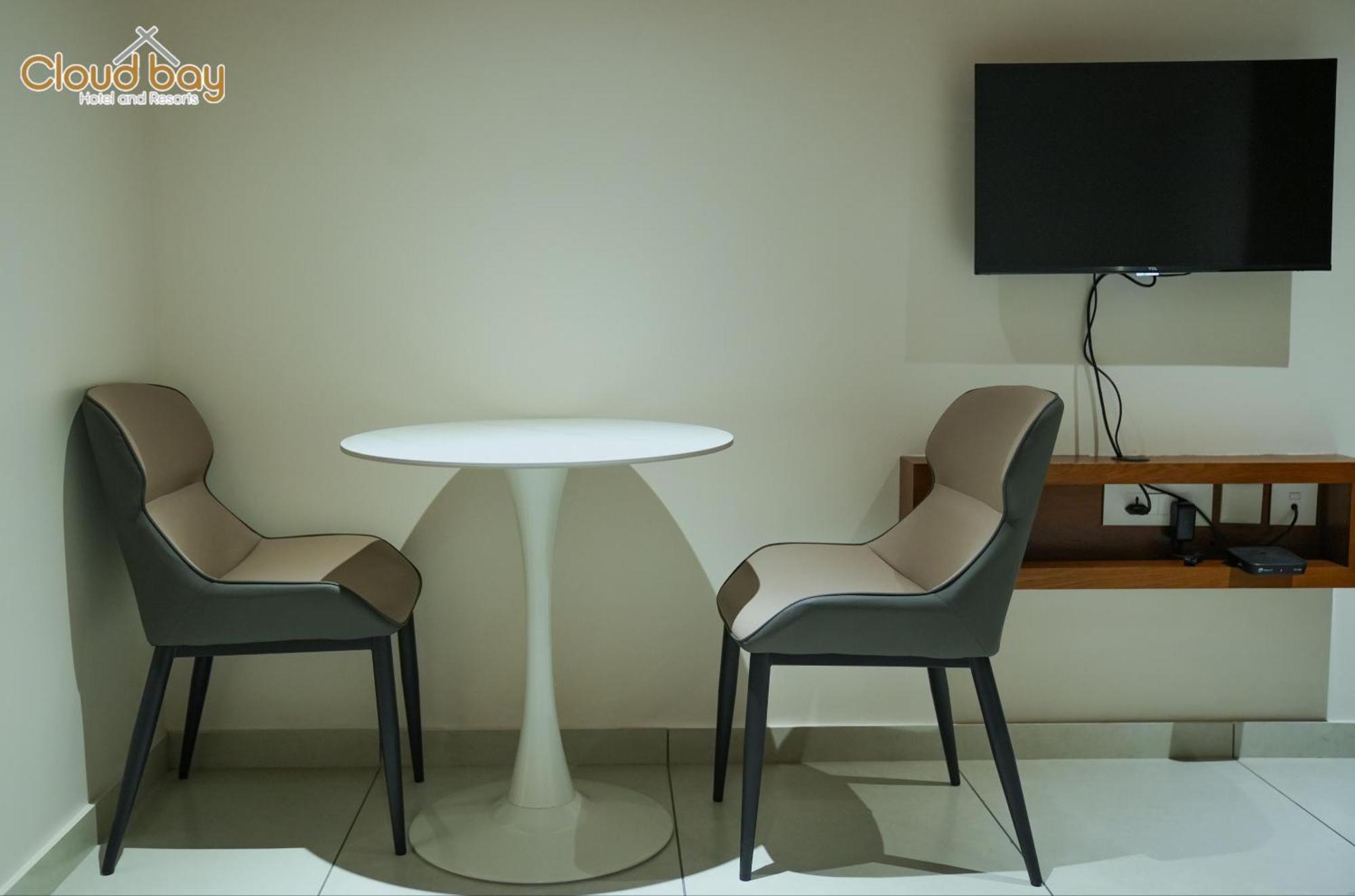 Hotel Cloud Bay Manjeri מראה חיצוני תמונה