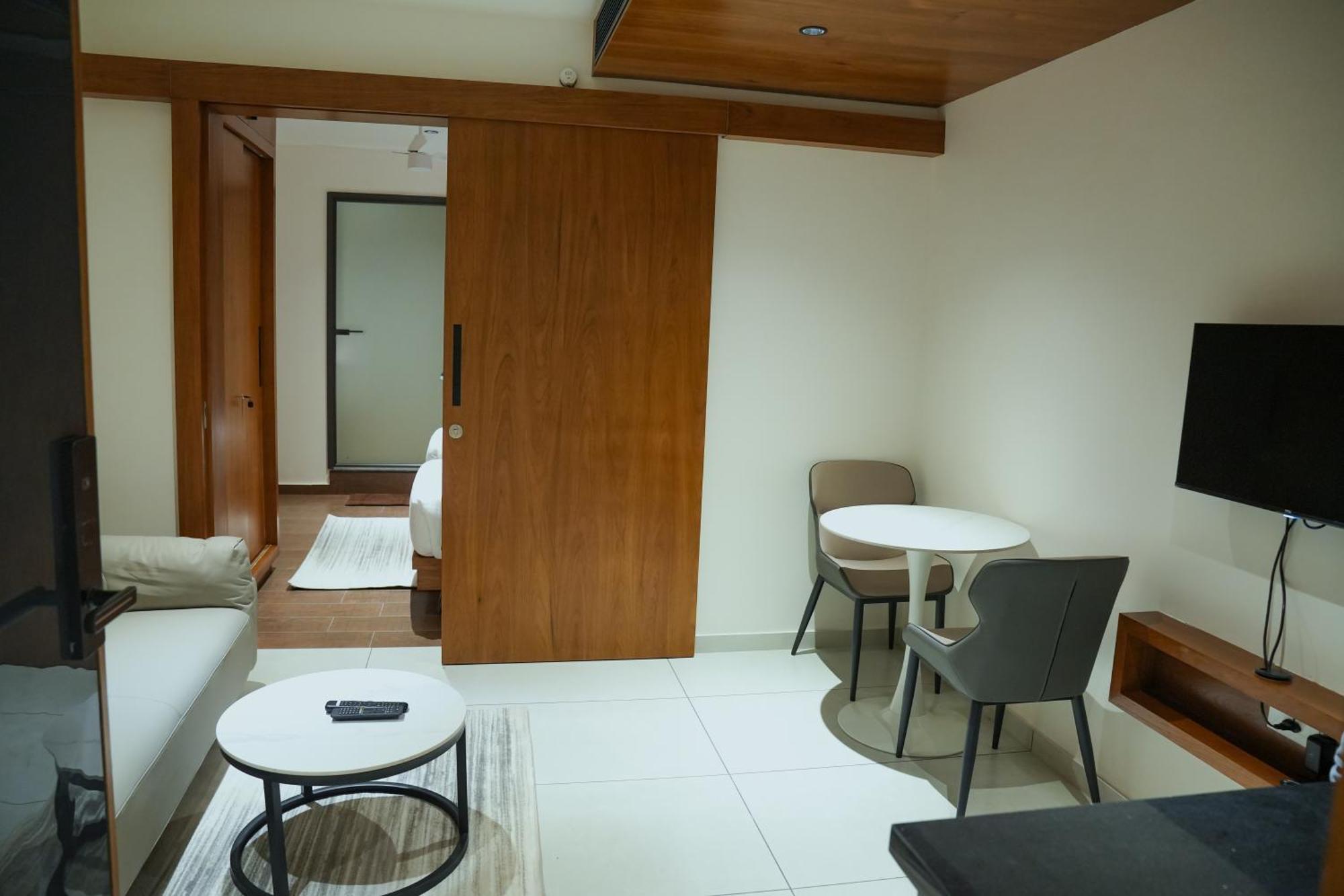 Hotel Cloud Bay Manjeri מראה חיצוני תמונה