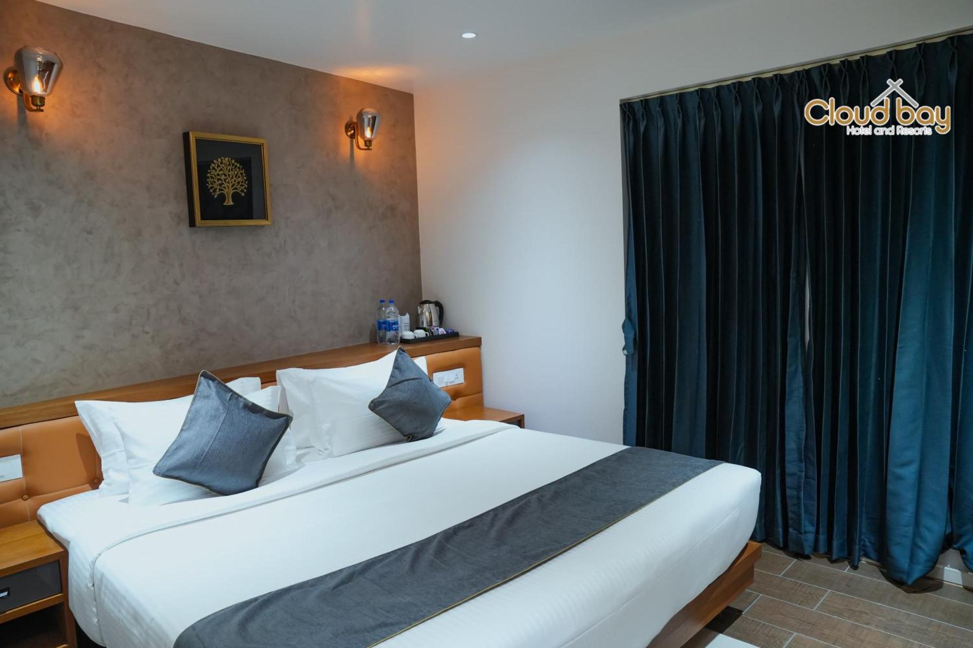 Hotel Cloud Bay Manjeri מראה חיצוני תמונה